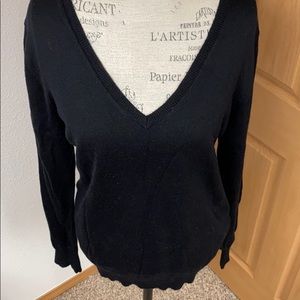 💥3/$15. GUC. Black V-neck sweater